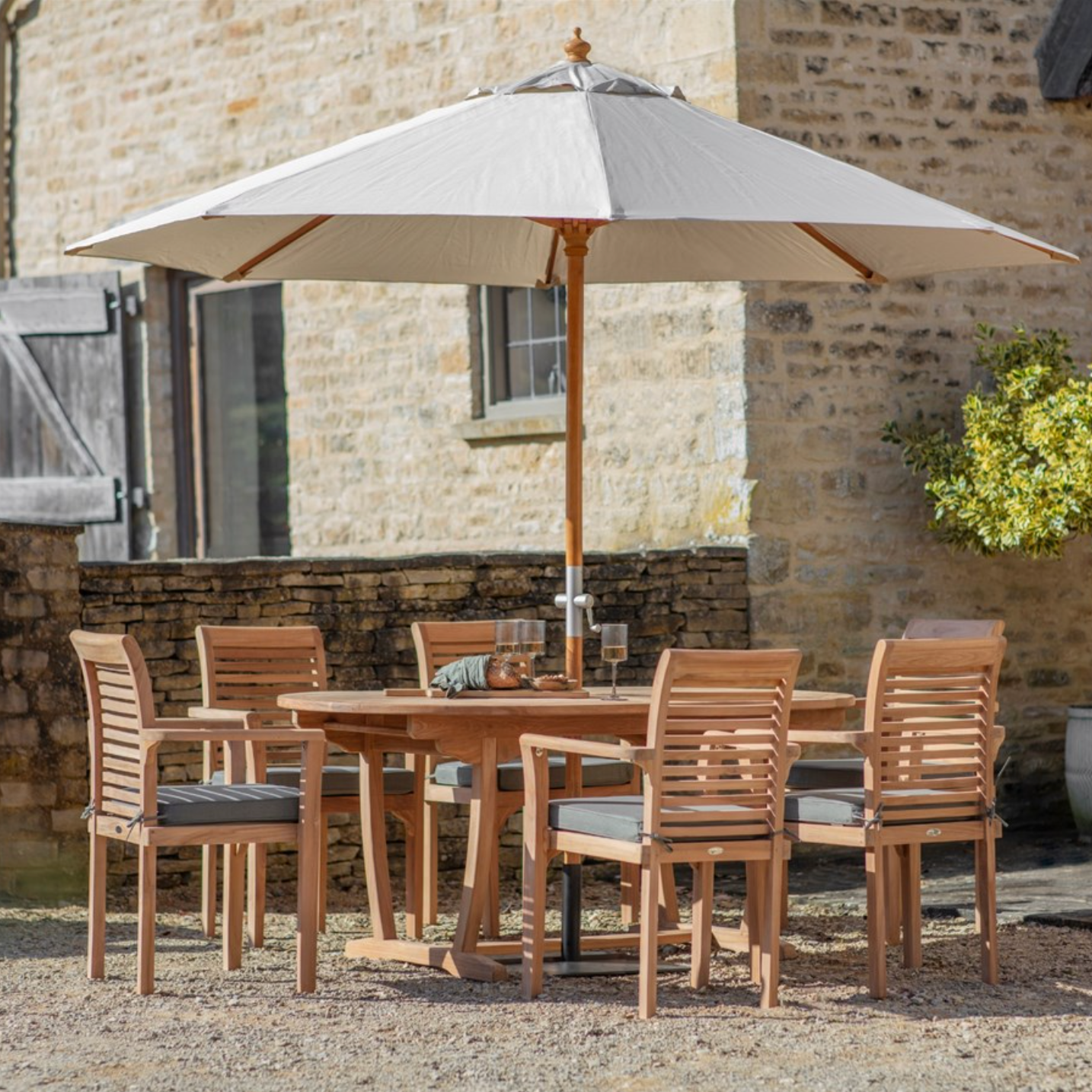 Richmond 180cm 6 Seat Oval Dining Set With Parasol & Base