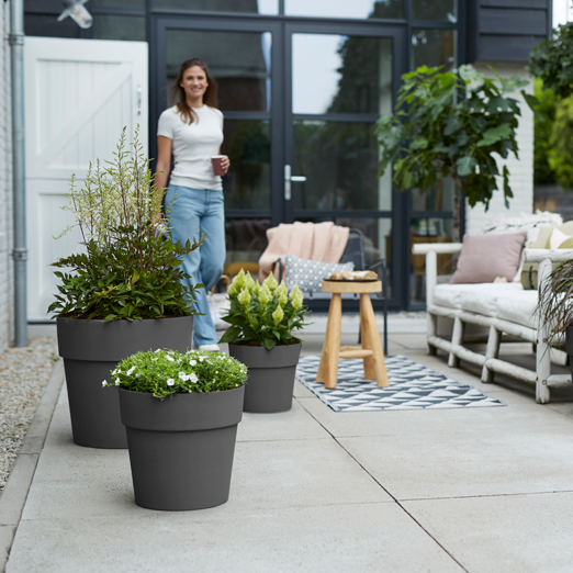 Vibia Straight Round 30cm Anthracite | Cornwall Garden Shop | UK