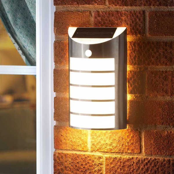 PIR Welcome Light Warm White 100 Lumens